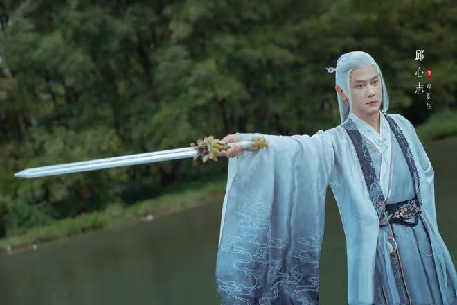 少年白馬醉春風:葉鼎之師父上線,四次敗給李長生,結局入魔而死