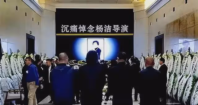 六小齡童金屋藏嬌35年的妻子,原來是西遊記中的她,難怪藏著掖著