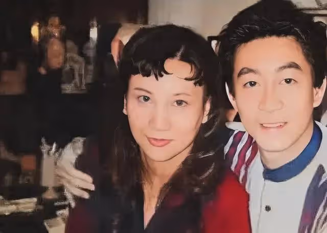 六小齡童金屋藏嬌35年的妻子,原來是西遊記中的她,難怪藏著掖著