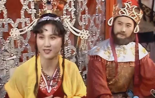 六小齡童金屋藏嬌35年的妻子,原來是西遊記中的她,難怪藏著掖著