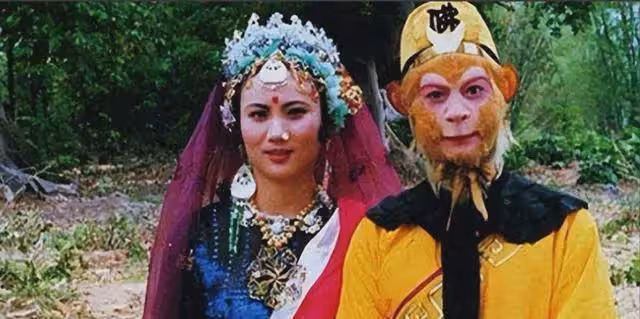 六小齡童金屋藏嬌35年的妻子,原來是西遊記中的她,難怪藏著掖著