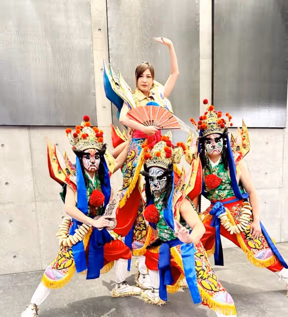 「仙界口譯姐」太神了！買彩券百發百中　助哥哥躲過死劫翻車毫髮無傷