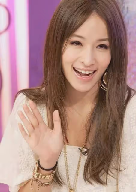 44歲的蕭亞軒,終於為自己的「風流」付出了代價?