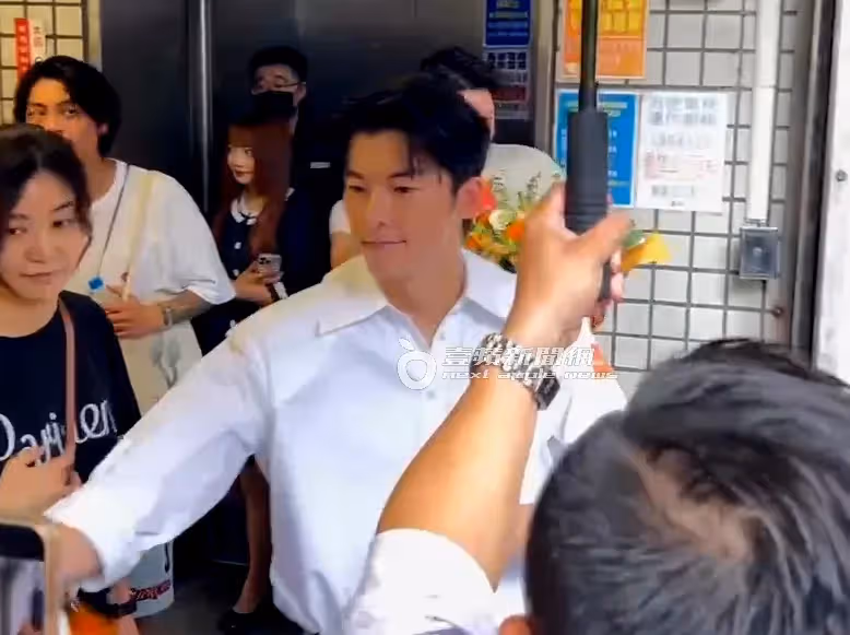 壹蘋10點強打｜許光漢才喊缺愛髮廊收情書甜滋滋　全民老公身價解盤（狗仔直擊）