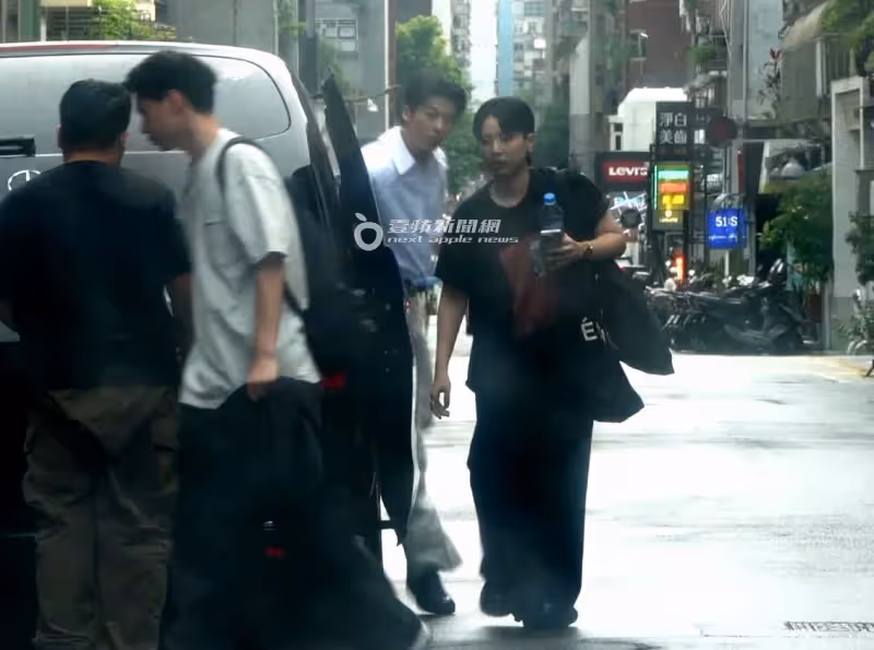 壹蘋10點強打｜許光漢才喊缺愛髮廊收情書甜滋滋　全民老公身價解盤（狗仔直擊）