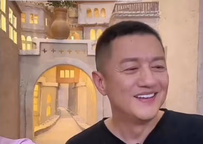 李亞鵬直播唱《因為愛情》，海哈金喜：還是鵬哥跟菲姐唱得好聽