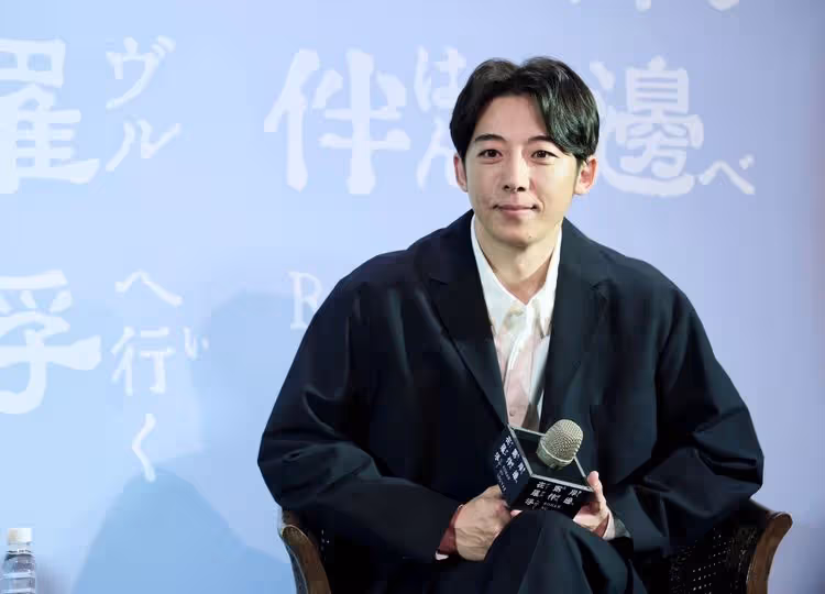 高橋一生新婚後首露面　來台拍曹興誠投資影集《零日攻擊》秀中英日文