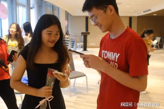 98年，鄰居介紹胖女友，我沒看上，算命的表舅一句話，我娶了她