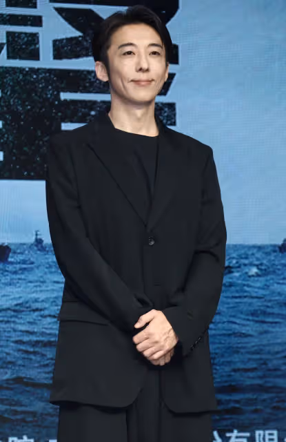 高橋魅力太強連俞涵羞到不敢對視　貼心送導演椅子疑惑「怎麼到殺青前都沒坐」　