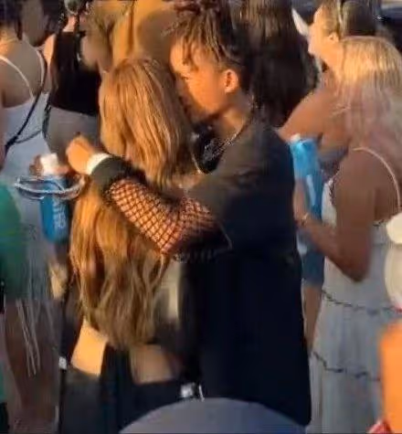 Kpop女一女二之爭?Lisa和Jennie同上熱搜,被爆多次插足別人感情