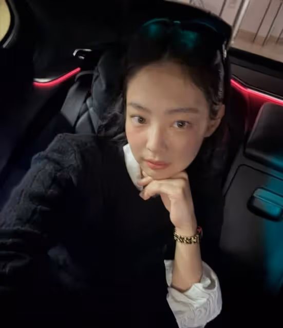 Kpop女一女二之爭?Lisa和Jennie同上熱搜,被爆多次插足別人感情