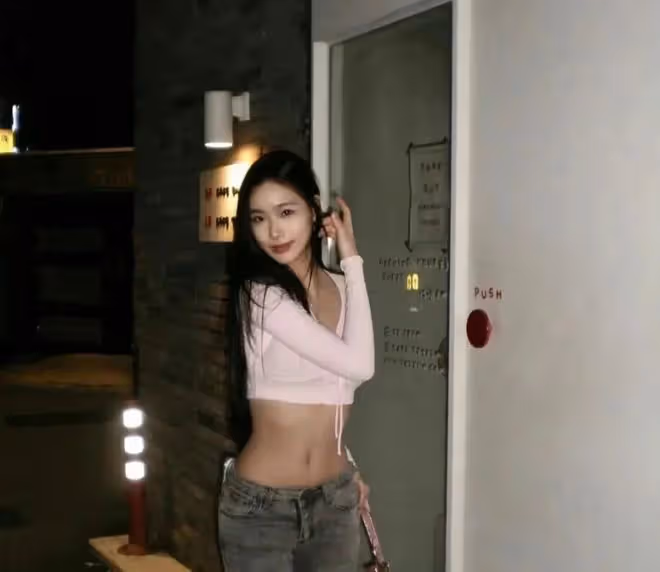 小S二女兒拍廣告被抵制,曾說英文是母語,品牌方回應已撤廣告牌
