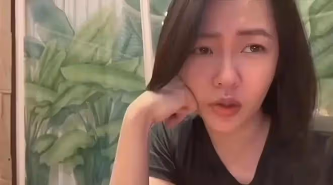 小S二女兒拍廣告被抵制,曾說英文是母語,品牌方回應已撤廣告牌