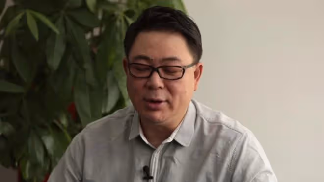 高亞麟談人品引熱議,昔日國民老爸如今陷爭議,言行舉止成焦點