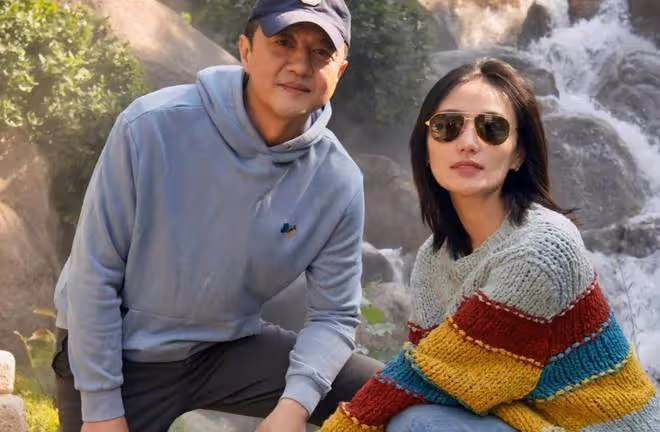 李亞鵬直播獻唱《因為愛情》,現任妻子海哈金喜發言,引發熱議