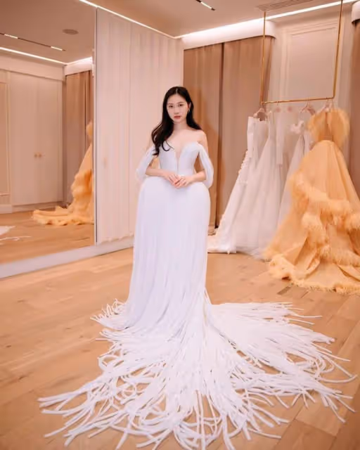 香港巨星漂亮女兒分享唱歌片段！打扮風格被指像某人氣港姐？