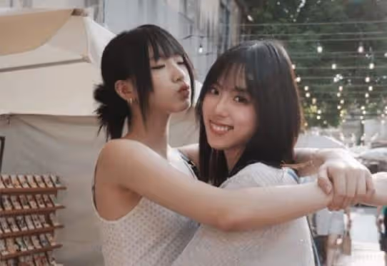 小S大女兒疑似回應:曬旅遊照心情不受影響,做誇張動作力挺妹妹