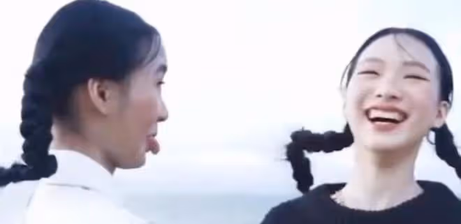 小S大女兒疑似回應:曬旅遊照心情不受影響,做誇張動作力挺妹妹