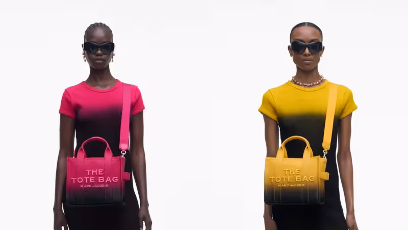 Marc Jacobs早秋端透明果凍包　美國性感歌手的丁字褲被看光光