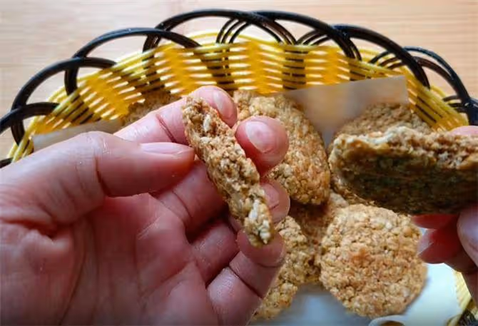 不用烤箱,不用糖,教你做燕麥餅乾,酥脆可口,減肥必備