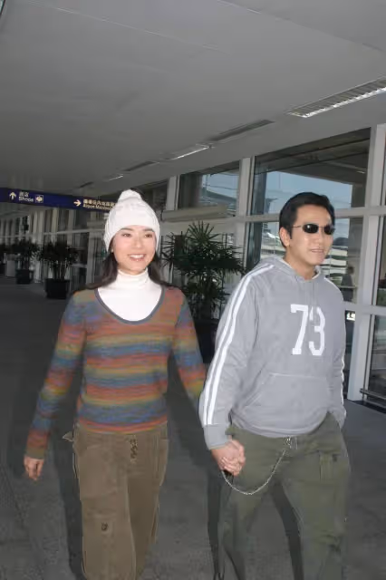 顏值抗打!50歲郭羨妮曬照慶生外貌如凍齡,曾情路坎坷後終遇真愛