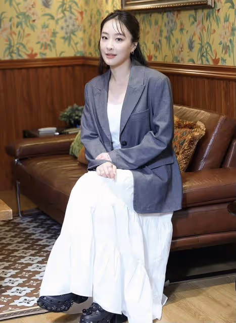 TVB前花旦邵美琪時隔5年回巢拍劇!挑戰搞笑題材,與老拍檔演夫妻