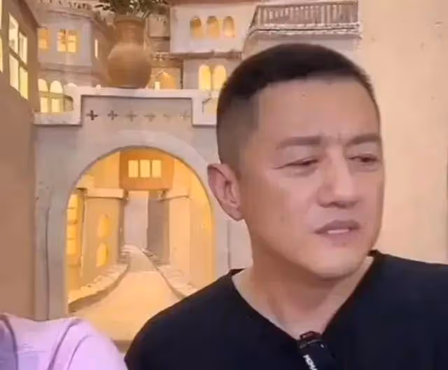 李亞鵬直播賣貨唱王菲歌曲,提王菲名字被指蹭熱度,學汪小菲?