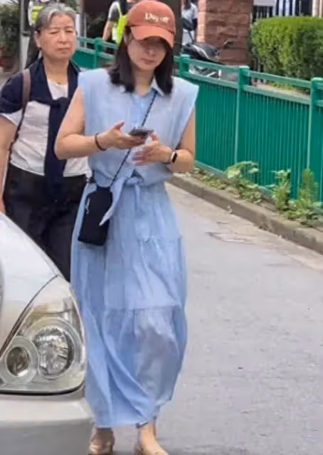霍啟剛郭晶晶夫婦低調現身上海,一起用餐被偶遇,夫婦二人超低調