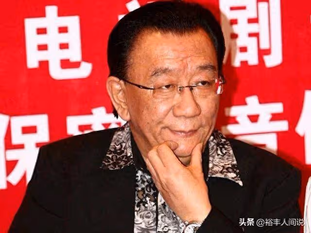 侯耀華徒弟正式反擊!曝楊議過往「糗事」,將11個打包的菜喂寵物