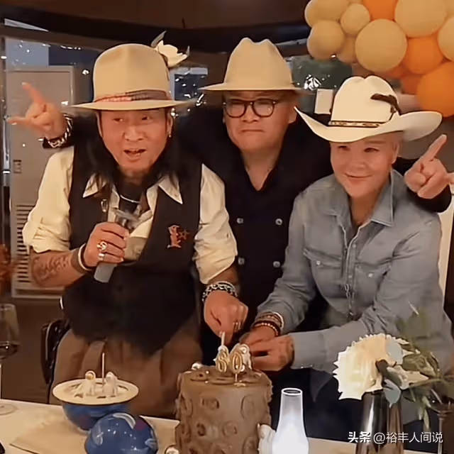 孫興攜富婆女友遊玩！親自修車露健碩肌肉，甜蜜告白：相伴到白頭
