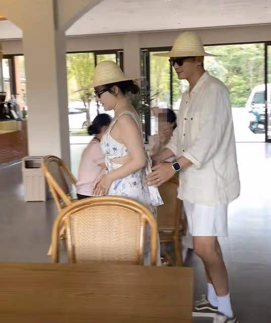 霍思燕雲南被偶遇,杜江全程護妻引發懷孕猜測,但她早已回應過