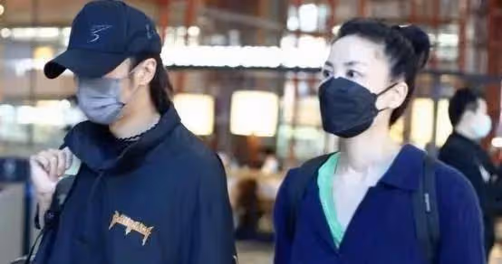 謝霆鋒聽說張柏芝病了,急忙趕往上海探望,拿出800萬給她治病