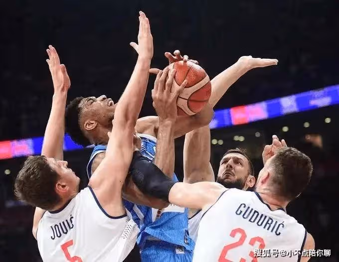 字母轟17+5!難阻希臘慘敗22分,FIBA大殺器三分5中5讓約基奇划水