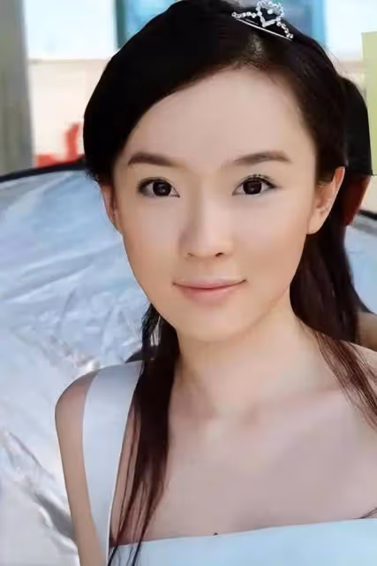 霍思燕小腹隆起不是懷孕是純胖?她昔日膚白貌美性感火辣