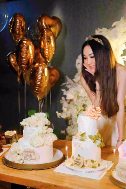58歲美魔女生日獲老公安排暖心派對,兩夫妻甜蜜親吻勁溫馨