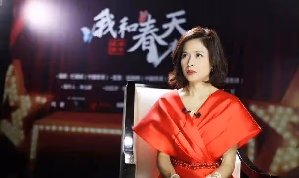 59歲TVB前花旦回巢拍新劇!與17歲小花演母女!TVB欠她一個視後