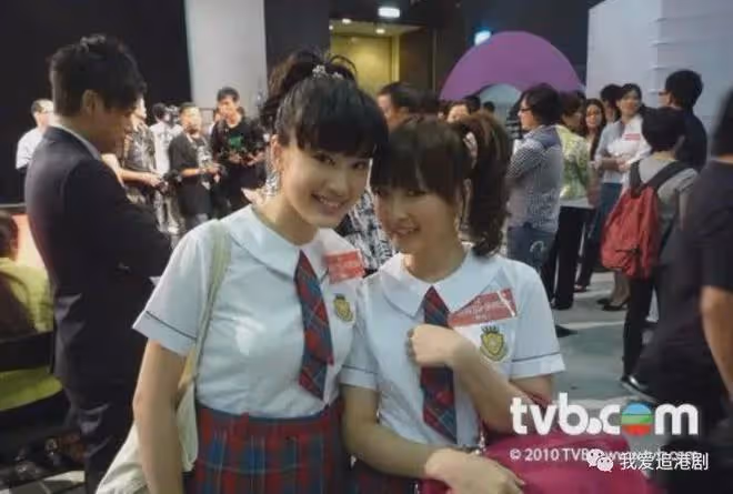 前TVB小花38歲生日仍一副童顏!穿紅裙小露性感,身材讓人慕了