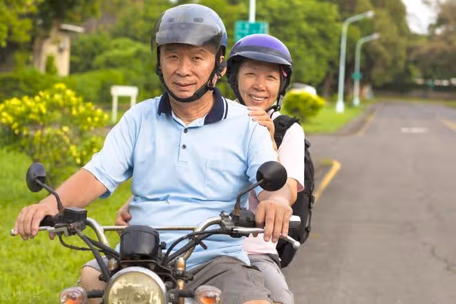 我51歲才發現：在一個工廠乾了15年以上的人，老了都不會過得太差