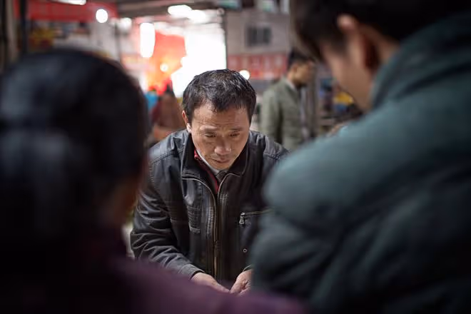 我51歲才發現：在一個工廠乾了15年以上的人，老了都不會過得太差