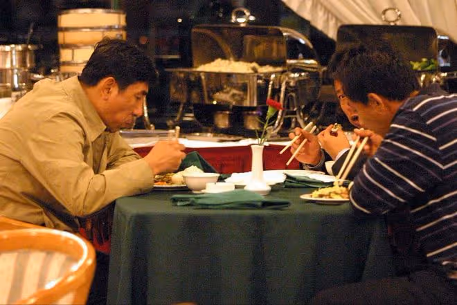 我51歲才發現：在一個工廠乾了15年以上的人，老了都不會過得太差