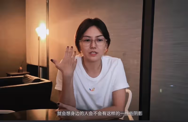 孫燕姿才遭胞妹「斷絕關係」　露面曝46歲近況：不自主地抖動2小時送醫