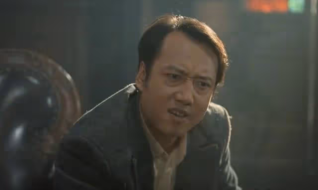 孤戰迷城：黎少堂間諜身份被揭，歐孝安連捅三刀解氣，馮靜嫻自盡