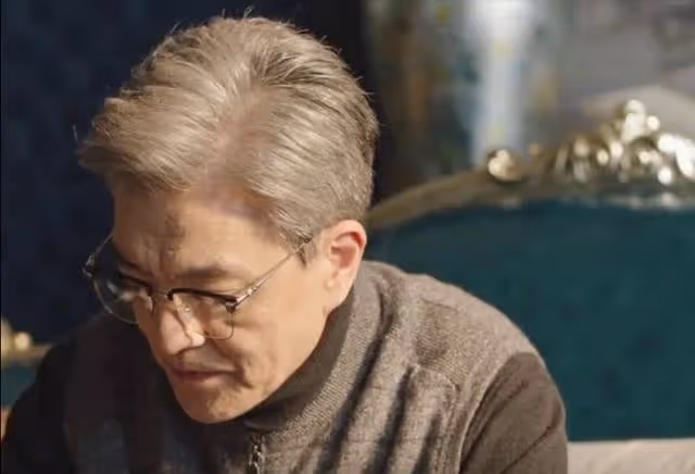 你比星光美麗:劇中溫馨一幕,韓廷紀星再續前緣,生3子羨煞旁人