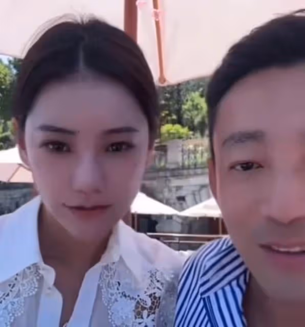 馬筱梅美顏掉了,靠在汪小菲肩上求安慰,義大利度假玩浪漫