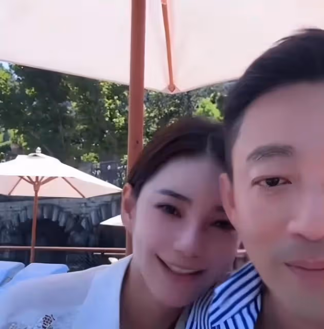 馬筱梅美顏掉了,靠在汪小菲肩上求安慰,義大利度假玩浪漫