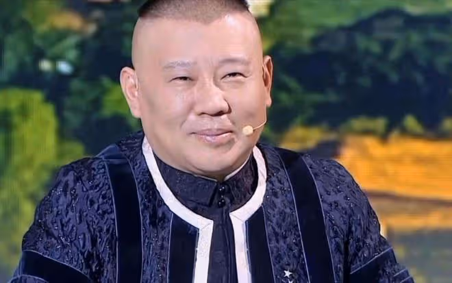 郭德綱深夜曬售罄喜訊,相聲實力獲認可,淡然回應清門風波