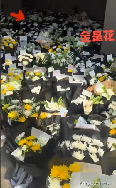 李晟醫生周四出殯,弔唁場地花束驚人!妻子很善良不接受任何捐款