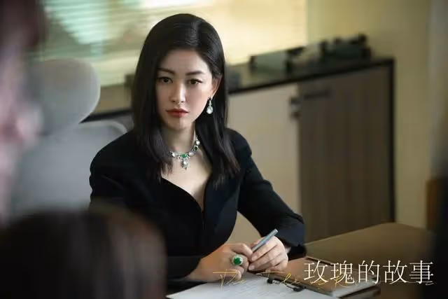 現實版玫瑰是她!朱珠7件事:入選全球最美臉孔法拉利總裁煞到她