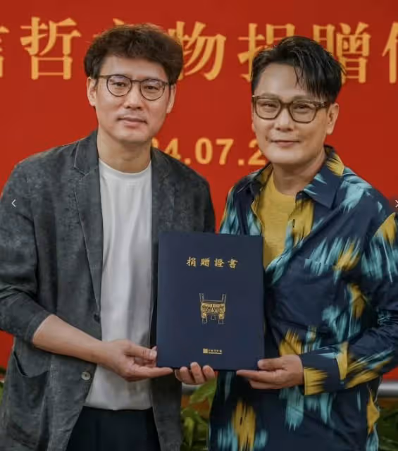 張信哲向上博捐贈12件旗袍,每一件都是晚清民國的精品