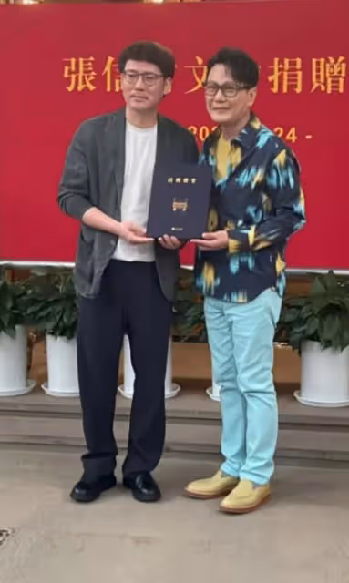 張信哲向上博捐贈12件旗袍,每一件都是晚清民國的精品